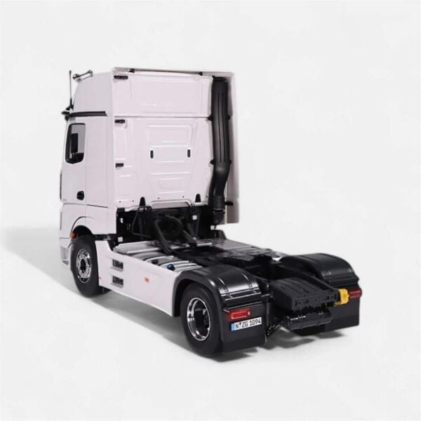 NZG 1094/41 1/18 Ölçek, Mercedes-Benz Actros Çekici (Desenli Beyaz), Sergilemeye Hazır Metal Çekici Modeli
