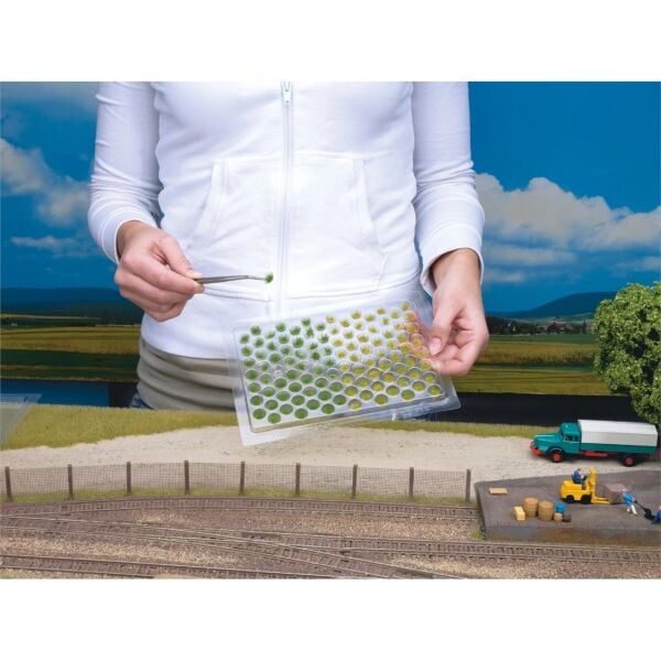 Noch 7012 Kesme Çiçekli Çimen Kümeleri, 6 mm. 52 Adet, 9 mm. 52 Adet, Diorama Malzemesi