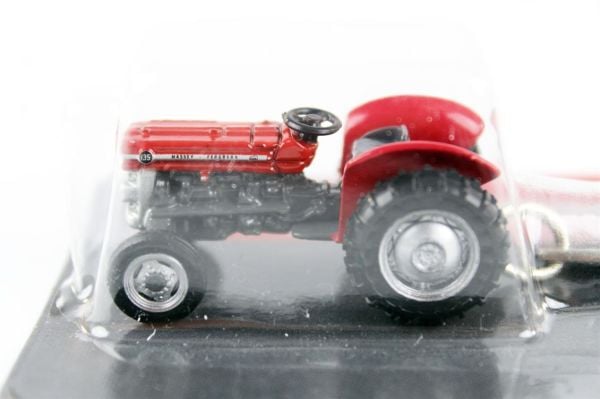 Universal Hobbies UH5566 Massey Ferguson 135 Traktör, Metal Anahtarlık
