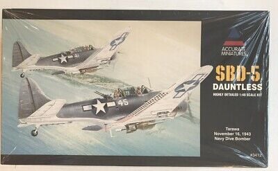 SBD-5 DAUNTLESS