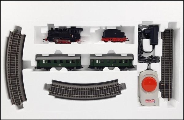 Piko 97933 1/87 Ölçek, PKW, Buharlı Loomotif ve 2xYolcu Vagonu, Yataklı Raylar, Güç Kaynağı, 110x88 cm. Model Tren Başlangıç Se