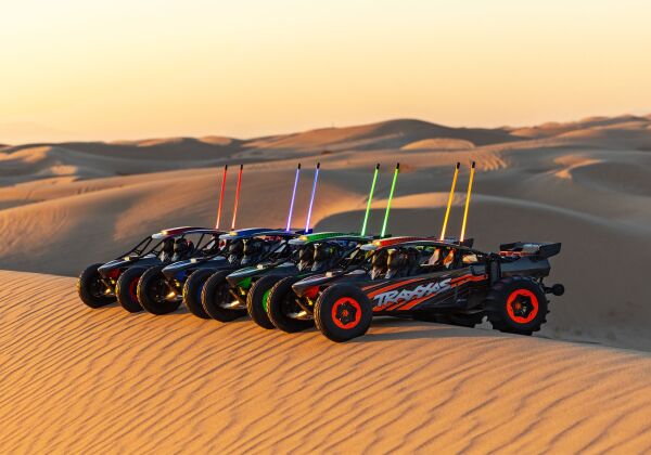 Traxxas Funco ® Pro Scale® 2WD Brushless RTR Sand Car Mavi