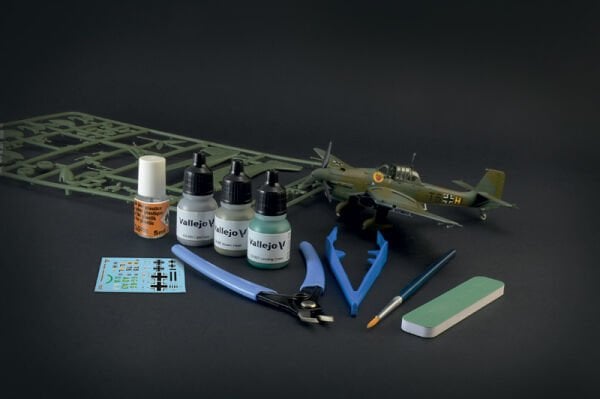 Junker Ju-87B Stuka - Complete Set For Modeling - Starter kit