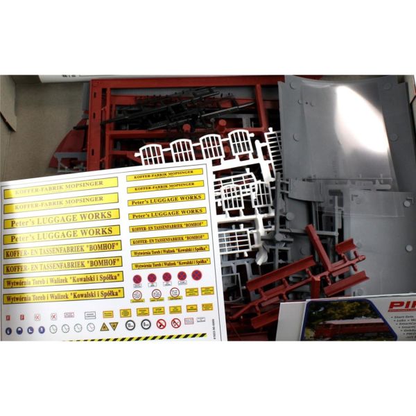 Piko 61833 1/87 Ölçek, Bavul Fabrikası (Mopsinger), Plastik Model Kiti