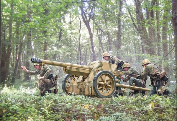 Pak 97/38 AT Gun with crew