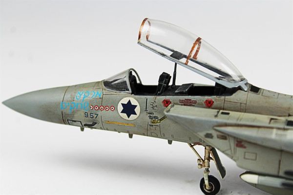 QD005 1/72 Ölçek, F-15D BAZ Sergilemeye Hazır Plastik Uçak Maketi