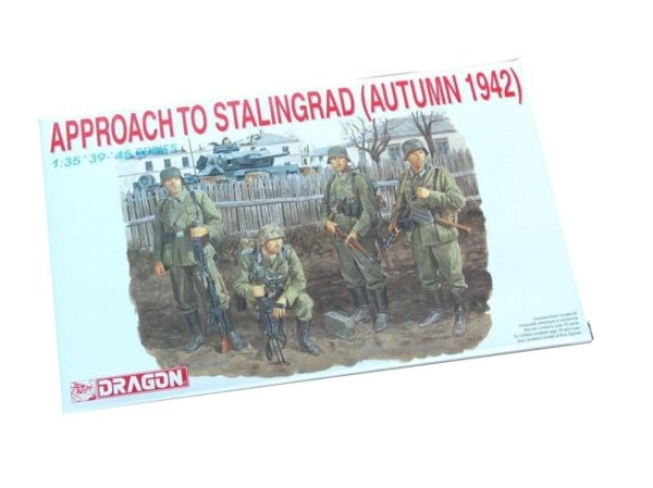Dragon 6122 1/35 Ölçek, Stalingrad Kuşatması (Sonbahar 1942) Asker Figürleri  Plastik Model Kiti
