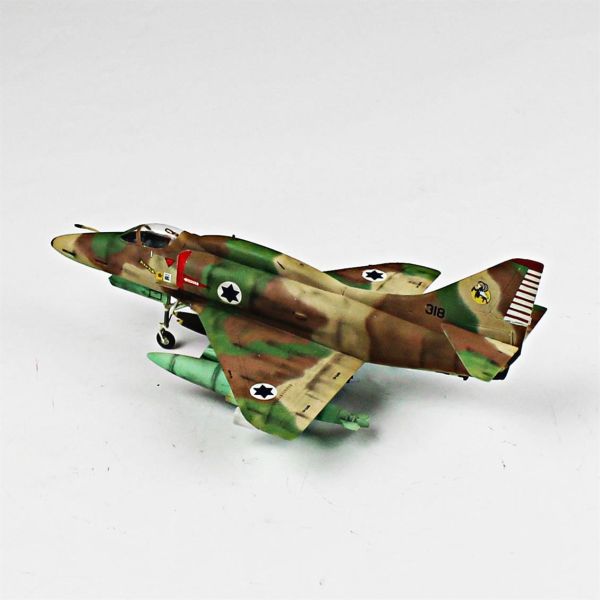 QD019 1/72 Ölçek, A-4E Skyhawk Sergilemeye Hazır Plastik Uçak Maketi
