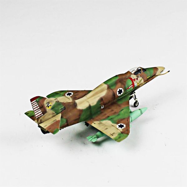 QD019 1/72 Ölçek, A-4E Skyhawk Sergilemeye Hazır Plastik Uçak Maketi
