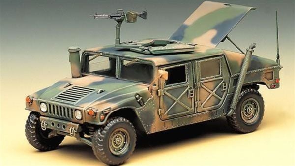 Academy 13241 1/35 Ölçek, M-1025 Amerikan Zırhlı Personel Taşıyıcı, Plastik Model kiti