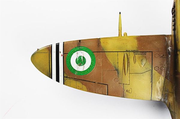 QD027 1/48 Ölçek, Spitfire Mk.V Sergilemeye Hazır Plastik Uçak Maketi