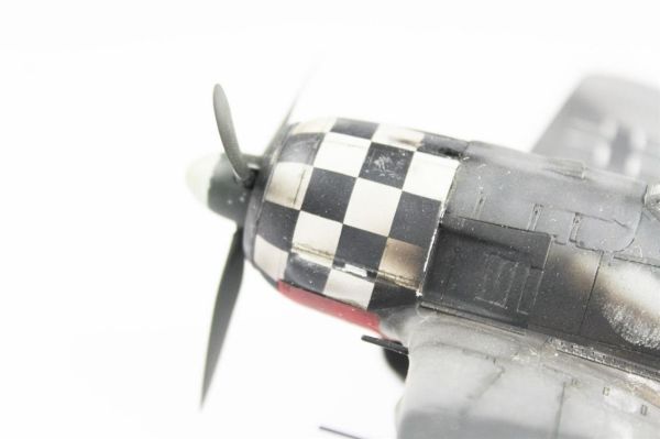 QD031 1/48 Ölçek, Focke-Wulf 190 F-8 Sergilemeye Hazır Plastik Uçak Maketi