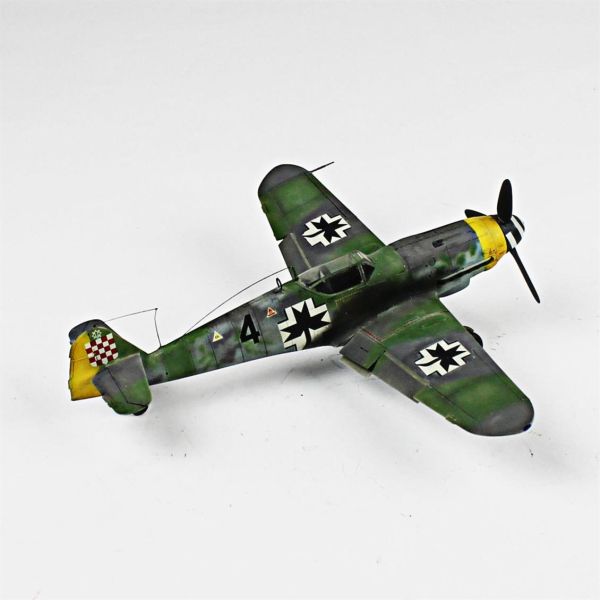 QD032 1/48 Ölçek, Messerschmitt Bf 109 G-2 Sergilemeye Hazır Plastik Uçak Maketi