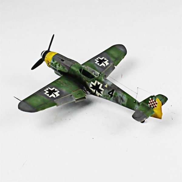 QD032 1/48 Ölçek, Messerschmitt Bf 109 G-2 Sergilemeye Hazır Plastik Uçak Maketi
