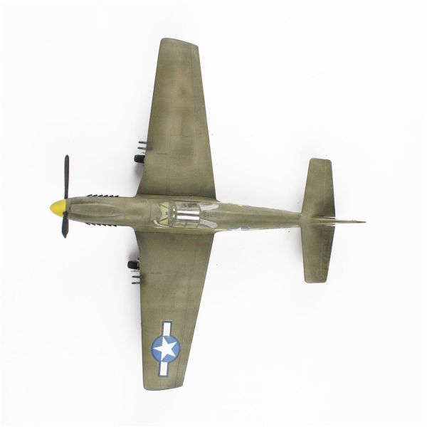 QD035 1/48 Ölçek, P-51C Mustang Sergilemeye Hazır Plastik Uçak Maketi