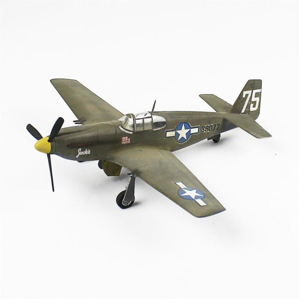 QD035 1/48 Ölçek, P-51C Mustang Sergilemeye Hazır Plastik Uçak Maketi