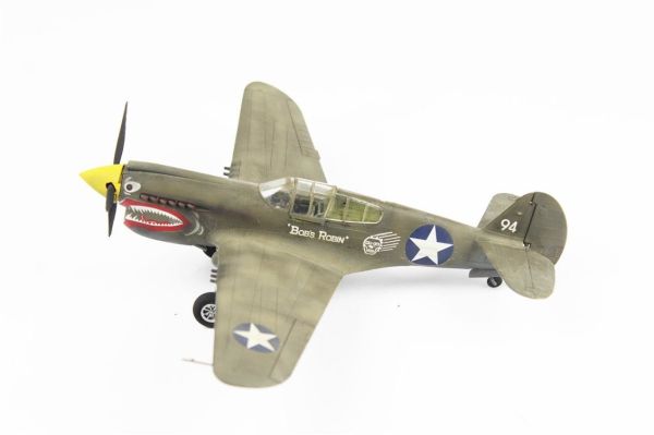 QD036 1/48 Ölçek, P-40C Warhawk Sergilemeye Hazır Plastik Uçak Maketi