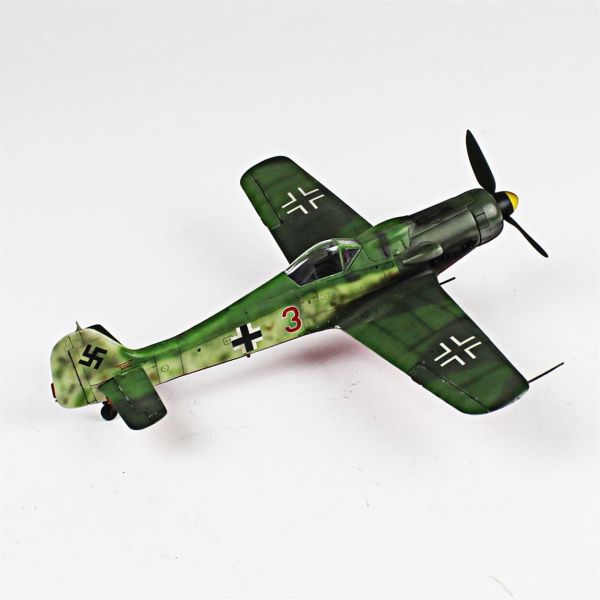 QD041 1/48 Ölçek, Focke-Wulf 190 D-9 Sergilemeye Hazır Plastik Uçak Maketi
