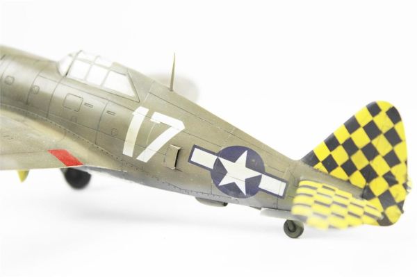 QD042 1/72 Ölçek, P-47D Razorback Sergilemeye Hazır Plastik Uçak Maketi