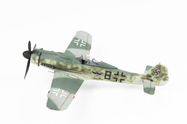 QD044 1/48 Ölçek, Focke-Wulf 190 D Sergilemeye Hazır Plastik Uçak Maketi