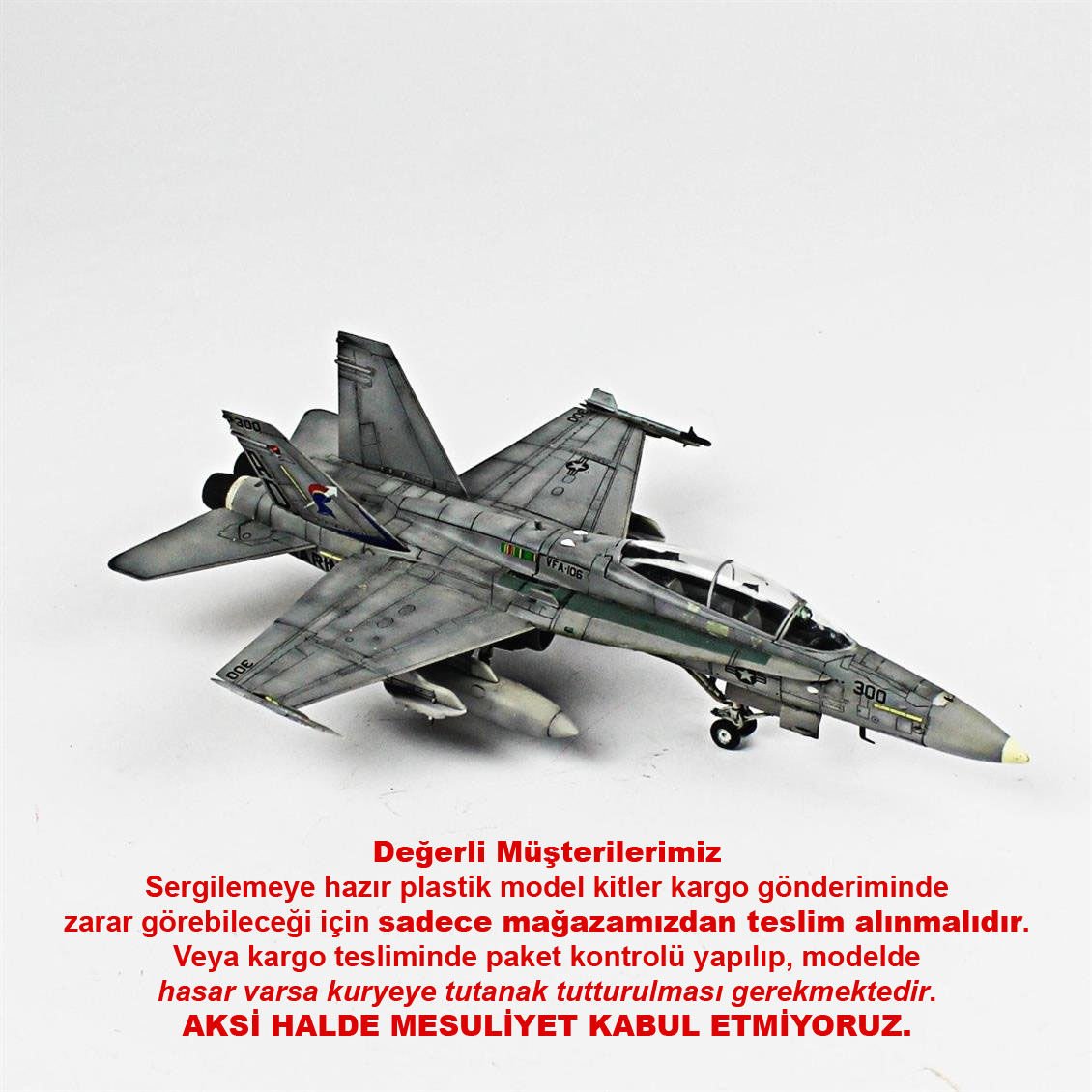 QD046 1/72 Ölçek, F-18D Hornet Sergilemeye Hazır Plastik Uçak Maketi