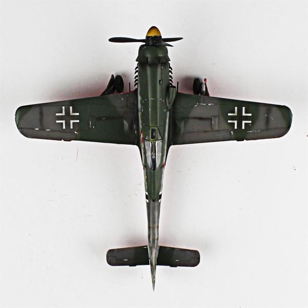 QD055 1/48 Ölçek, Focke-Wulf 190 D Sergilemeye Hazır Plastik Uçak Maketi