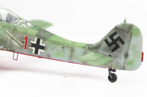 QD061 1/48 Ölçek, Focke-Wulf 190 D Sergilemeye Hazır Plastik Uçak Maketi