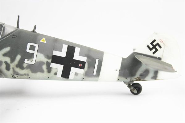 QD062 1/48 Ölçek, Messerschmitt Bf 109 G-6 Sergilemeye Hazır Plastik Uçak Maketi