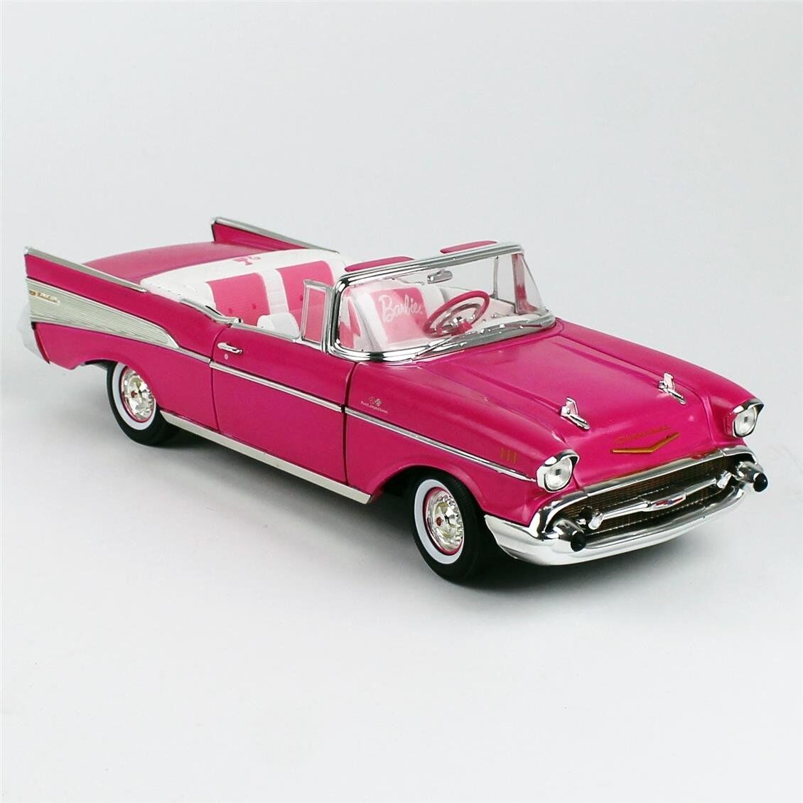 AutoWorld AWSS128 1/18 Ölçek, 1957 Chevrolet Bel Air Convertible (Pink Barbie), Sergilemeye Hazır Metal Araba Modeli