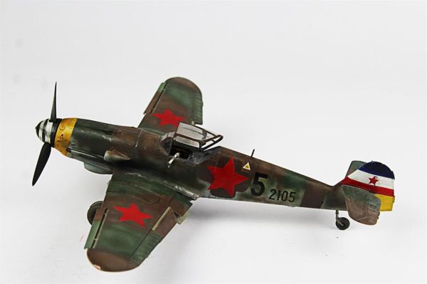 QD071 1/32 Ölçek, Messerschmitt Bf 109 G-10 Sergilemeye Hazır Plastik Uçak Maketi