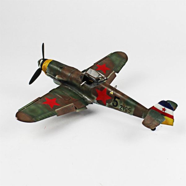 QD071 1/32 Ölçek, Messerschmitt Bf 109 G-10 Sergilemeye Hazır Plastik Uçak Maketi