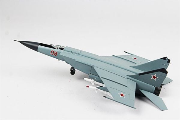 QD072 1/72 Ölçek, MIG-25 A Foxbot Sergilemeye Hazır Plastik Uçak Maketi