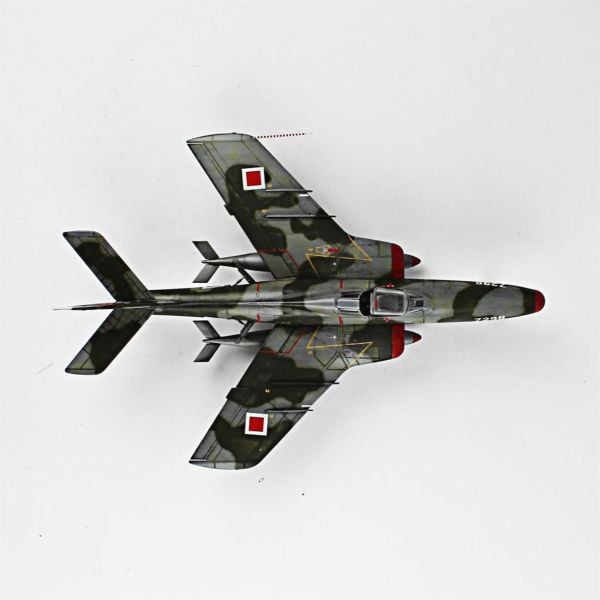 QD075 1/48 Ölçek, RF-84F Thunderflash Sergilemeye Hazır Plastik Uçak Maketi