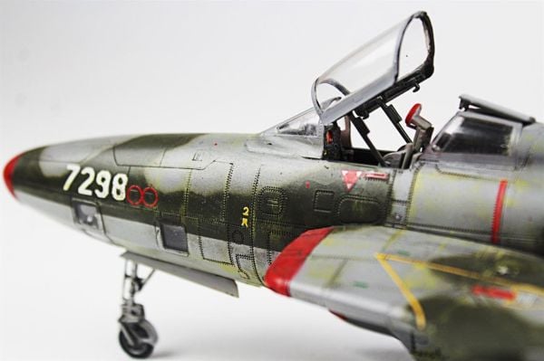 QD075 1/48 Ölçek, RF-84F Thunderflash Sergilemeye Hazır Plastik Uçak Maketi