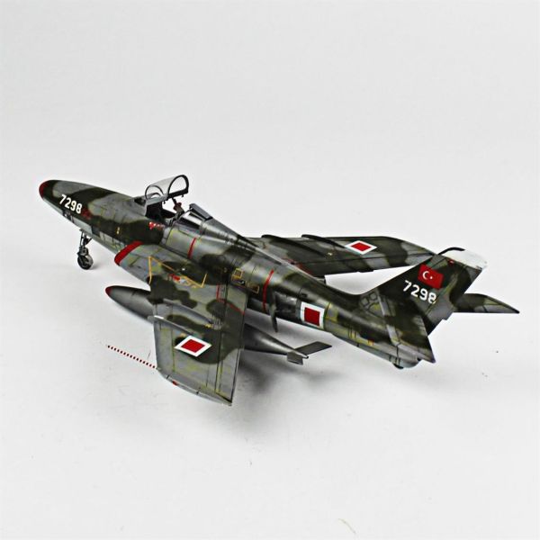 QD075 1/48 Ölçek, RF-84F Thunderflash Sergilemeye Hazır Plastik Uçak Maketi