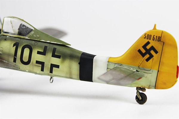 QD077 1/48 Ölçek, Focke-Wulf 190 D-9 Sergilemeye Hazır Plastik Uçak Maketi