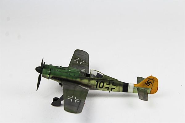 QD077 1/48 Ölçek, Focke-Wulf 190 D-9 Sergilemeye Hazır Plastik Uçak Maketi