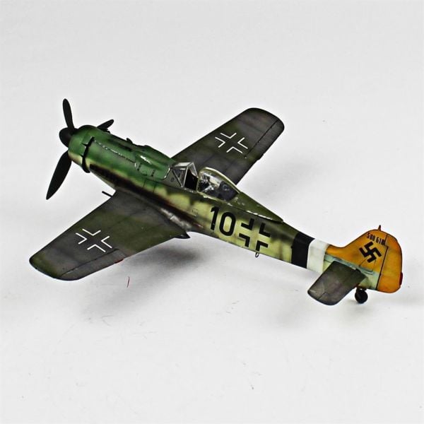 QD077 1/48 Ölçek, Focke-Wulf 190 D-9 Sergilemeye Hazır Plastik Uçak Maketi