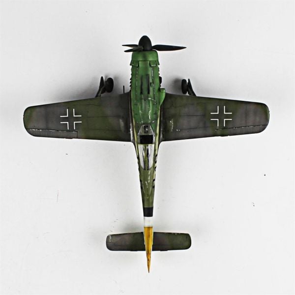 QD077 1/48 Ölçek, Focke-Wulf 190 D-9 Sergilemeye Hazır Plastik Uçak Maketi
