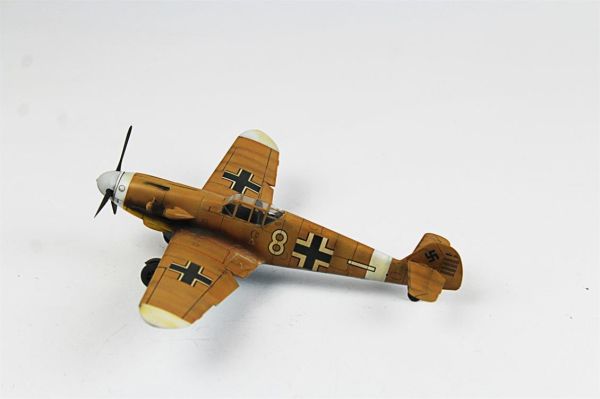 QD078 1/48 Ölçek, Messerschmitt Bf 109 G-2 Sergilemeye Hazır Plastik Uçak Maketi