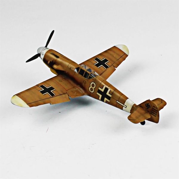 QD078 1/48 Ölçek, Messerschmitt Bf 109 G-2 Sergilemeye Hazır Plastik Uçak Maketi