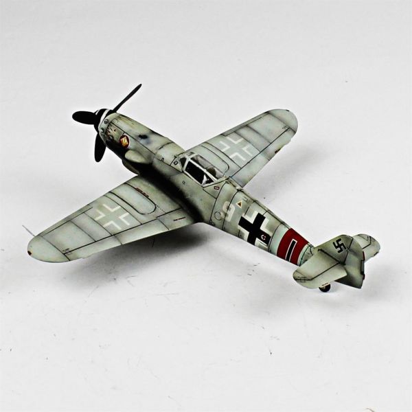 QD079 1/48 Ölçek, Messerschmitt Bf 109 G-10 Sergilemeye Hazır Plastik Uçak Maketi
