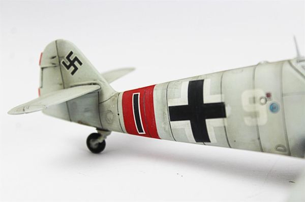 QD079 1/48 Ölçek, Messerschmitt Bf 109 G-10 Sergilemeye Hazır Plastik Uçak Maketi