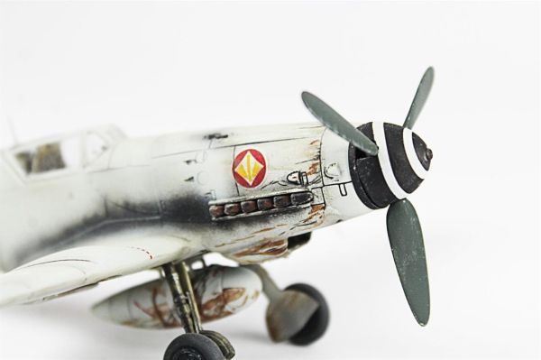 QD079 1/48 Ölçek, Messerschmitt Bf 109 G-10 Sergilemeye Hazır Plastik Uçak Maketi