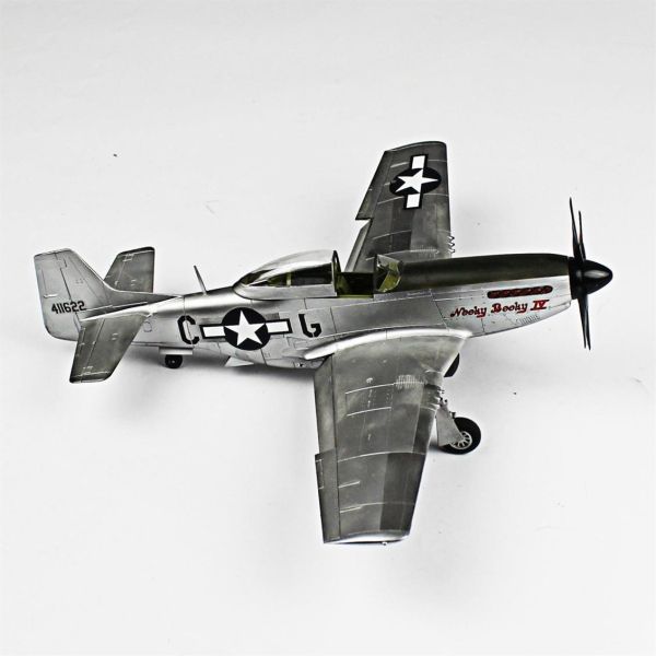 QD099 1/48 Ölçek, P-51D Mustang Sergilemeye Hazır Plastik Uçak Maketi