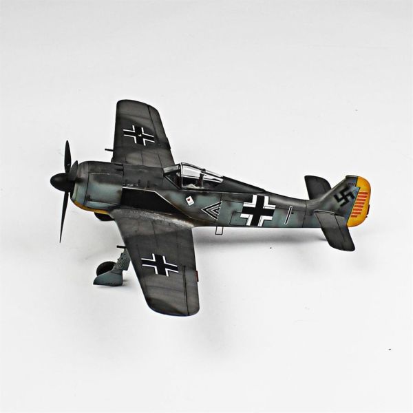QD100 1/48 Ölçek, Focke-Wulf 190 A Sergilemeye Hazır Plastik Uçak Maketi