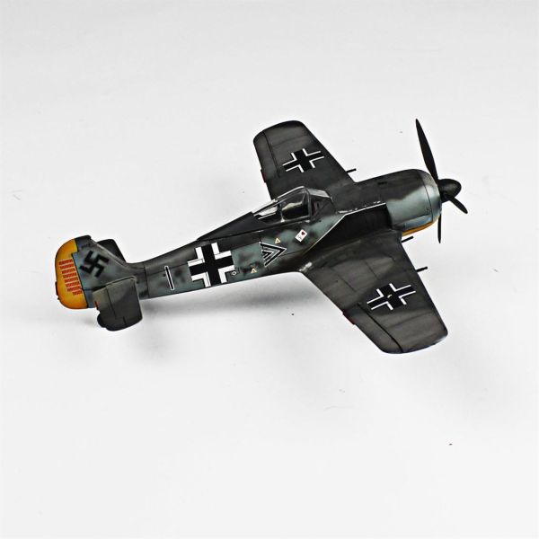 QD100 1/48 Ölçek, Focke-Wulf 190 A Sergilemeye Hazır Plastik Uçak Maketi