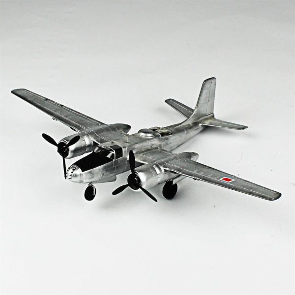 QD104 1/72 Ölçek, A-26B Invader Sergilemeye Hazır Plastik Uçak Maketi