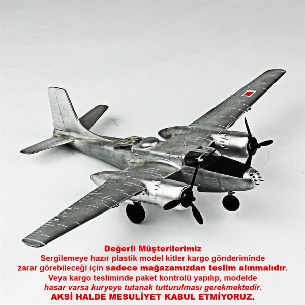 QD104 1/72 Ölçek, A-26B Invader Sergilemeye Hazır Plastik Uçak Maketi