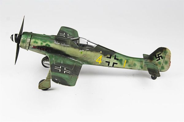QD106 1/32 Ölçek, Focke-Wulf 190 D Sergilemeye Hazır Plastik Uçak Maketi